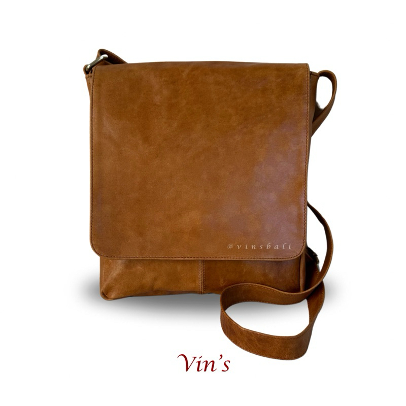 Postman Bag by Vin's | Tas Selempang Kulit Kambing Unisex