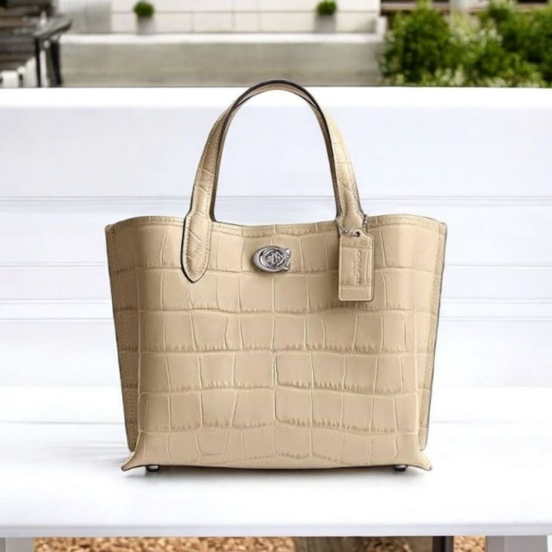 Tas coach Willow 24 Embossed CrocTote Bag - lvory