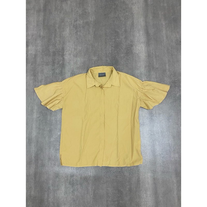 Kemeja This Is April (preloved)