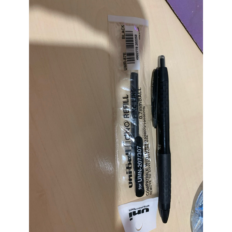 

Uni Ball Signo 307 UMN-307 Gel Pen 0.7 mm Uniball bonus refill