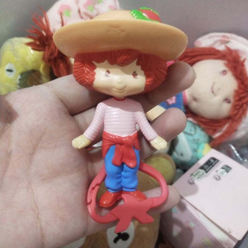 Strawberry shortcake McDonald keychain