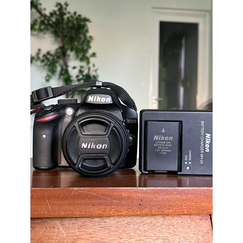 NIKON D3200