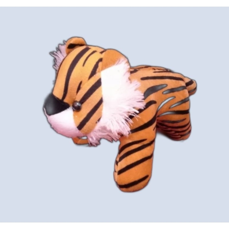 Boneka harimau kecil