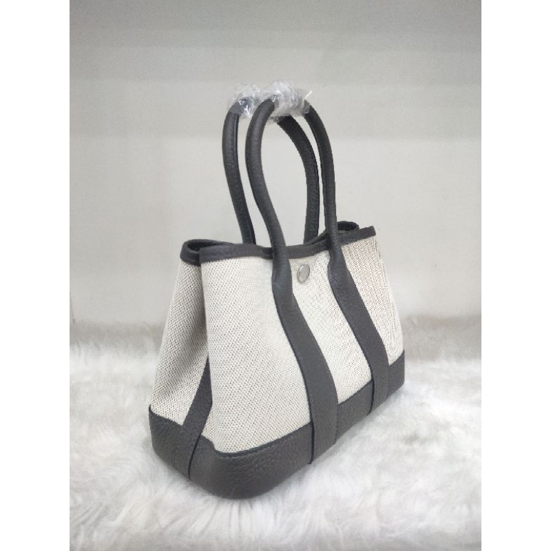 H3RM3S G4RD3EN P4RTY