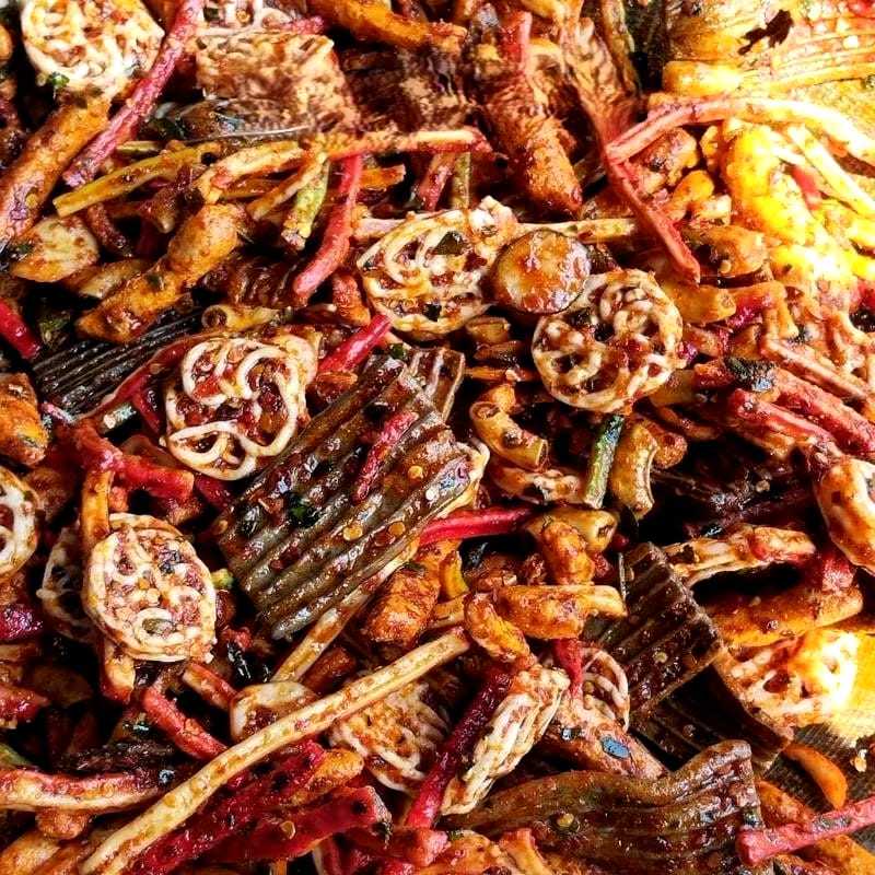 

kerupuk seblak campur/seblak campur mix/kerupuk seblak mix pedas daun jeruk & original daun jeruk 1kg 500gr 250gr 100gr