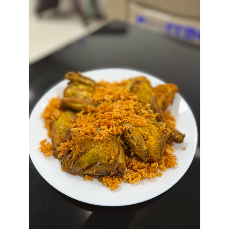 

AYAM KREMES UNGKEP BUMBU KUNING FROZEN 8 POTONG 1 EKOR FREE SAMBAL