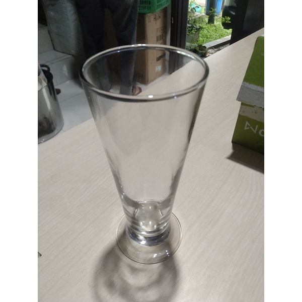 Gelas Kaca Panjang
