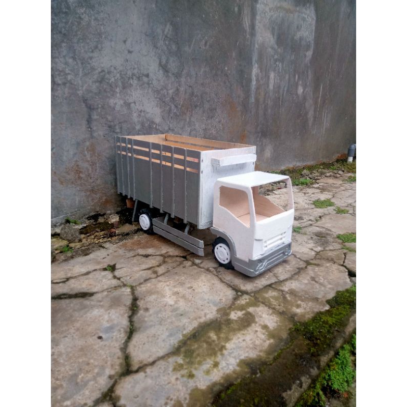 miniatur truk Isuzu nmr71 herex dari triplek