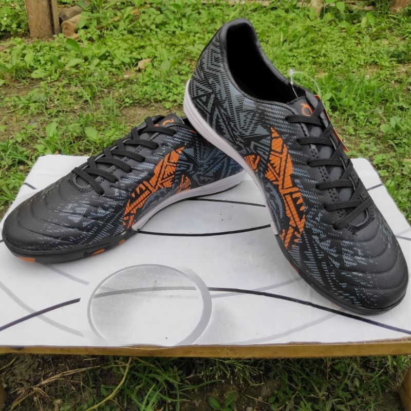 Sepatu Futsal Ortuseight Volt Batik ( Bonus Tas Jinjing Dan Kaos Kaki Panjang )