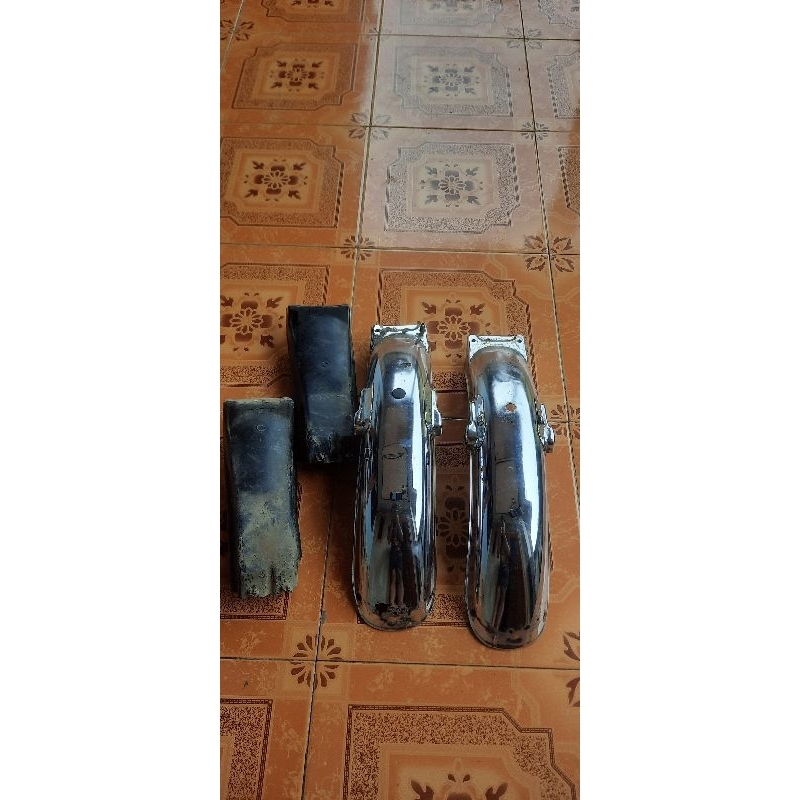 SLEBOR BELAKANG GL100 ORI lepasan motor