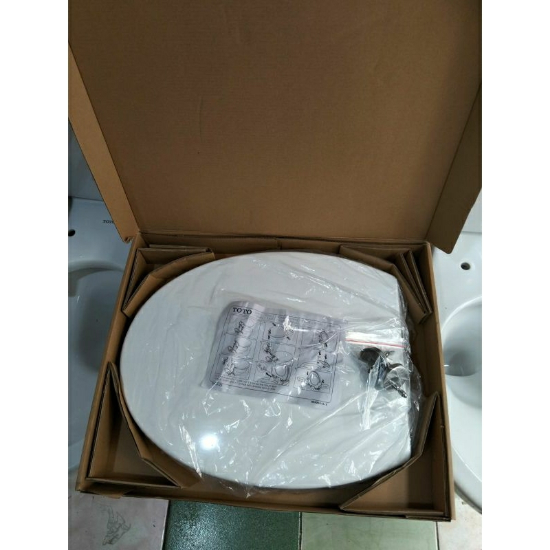 Cover Closet Kloset TOTO TC282 SJ / Tutup Pot Closet Duduk TOTO Warna Putih (SECOND)