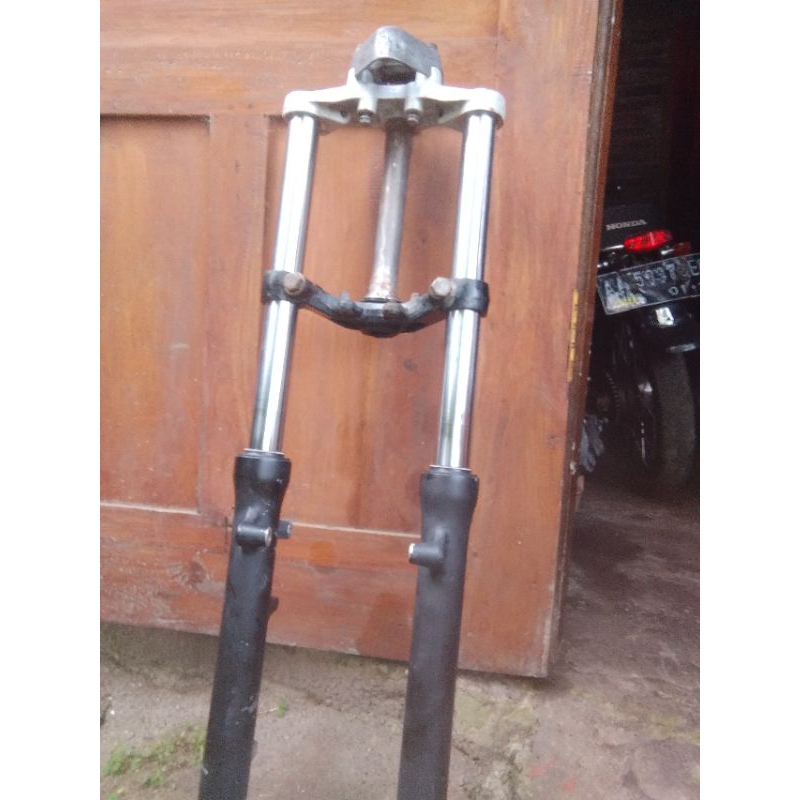 shock bajaj pulsar as 33