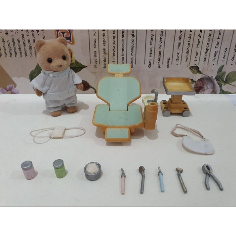 Sylvanian Families Vintage - Marmalade Bear Dentist Ultra Rare (Preloved)