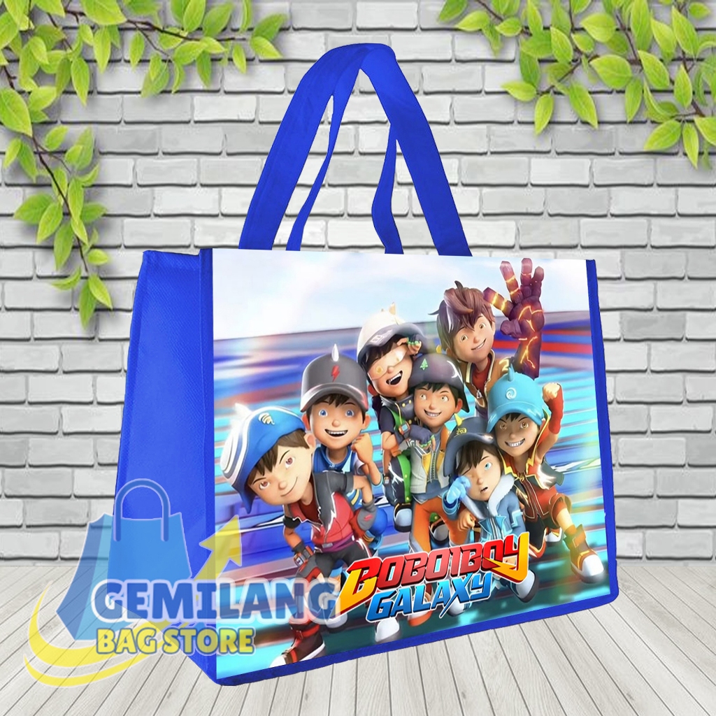

READY STOK Tas Ulang Tahun Boboiboy / Tas Ultah Ukuran KFC Snack / Tas Ultah Terlaris / Tas Ulang Tahun Anak / Goodie Bag Bingkisan Souvenir Anak Landscape 20x25x13 / Tas Khitanan / Tas Khajatan / Tas Bingkisan / Tas Boboiboy / Tas Karakter