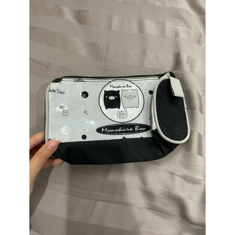 

preloved Tempat pensil anak sekolah sd tk gambar hitam putih black and white pencil case monokuro boo