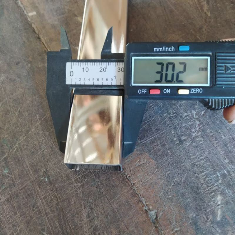 Pipa Kotak Hollow Stainless 3 cm x 3 cm Tebal 1,2 mm Panjang 120 cm