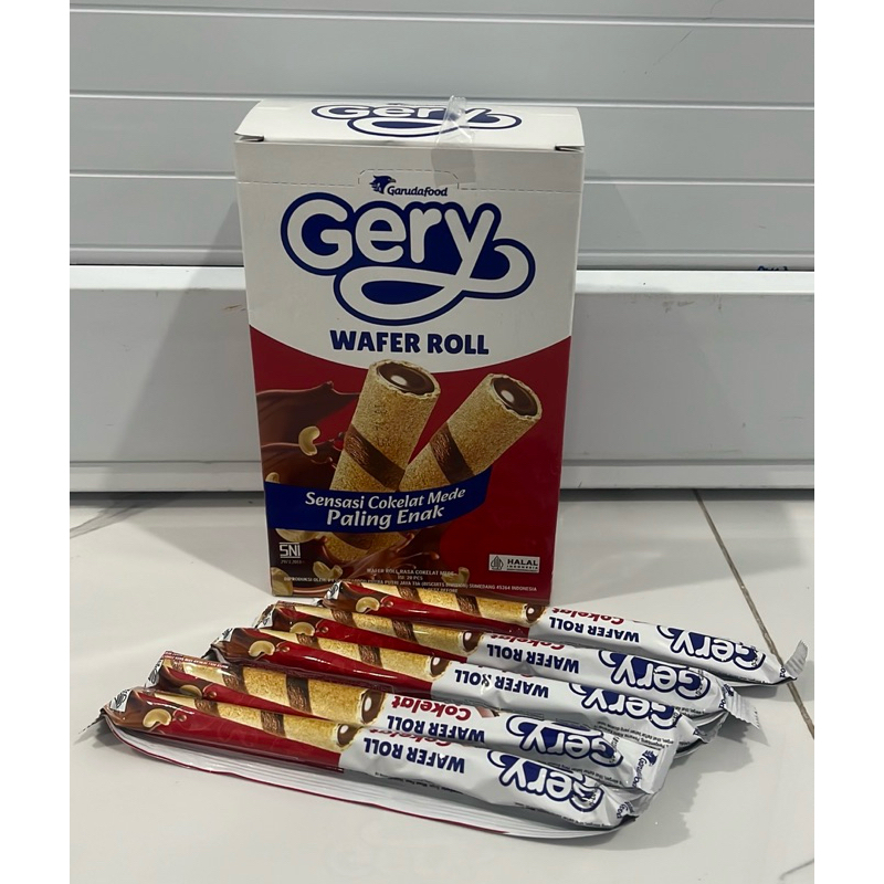 

GERY WAFER ROLL rasa cokelat mede ( isi 20 pcs ) @15gr