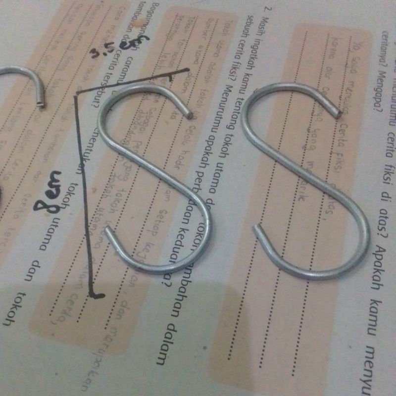 gantungan S besi