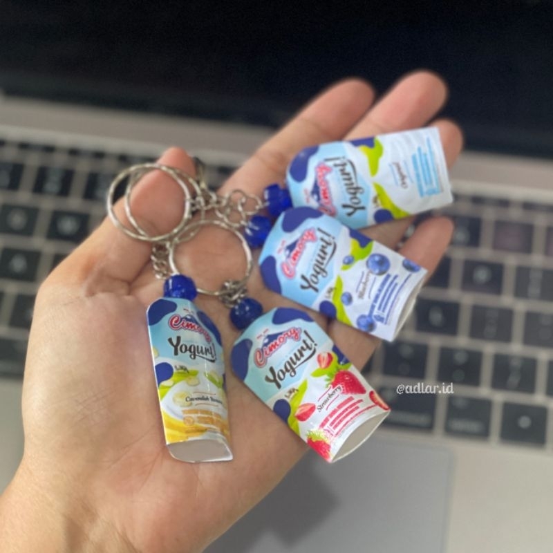 MINIATUR PRODUK GANTUNGAN KUNCI KEYCHAIN SOUVENIR CIMORY SQUEEZE YOGURT