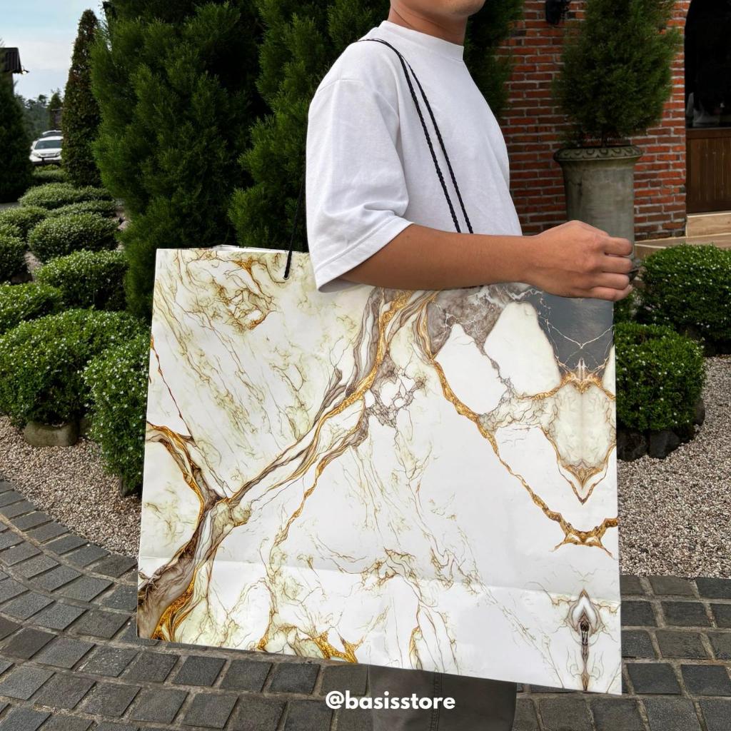 

Paper Bag Ultra Jumbo 60x50x20 Untuk Packaging Kado Bedcover Wedding Pernikahan Ulang Tahun
