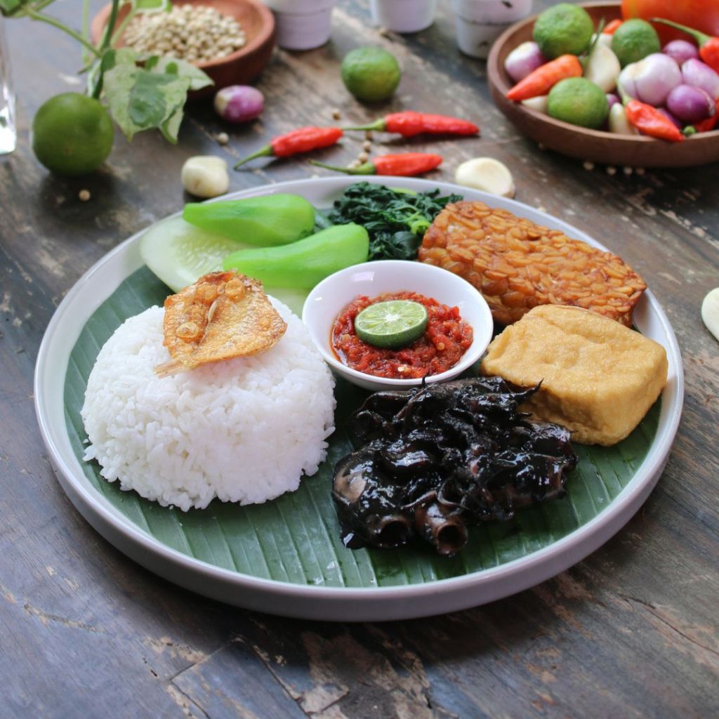 

Nasi Tempong Cumi Hitam Rahayu