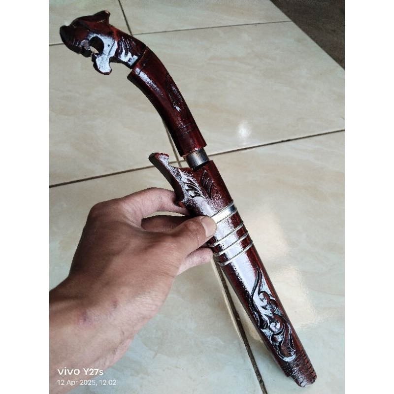 pisau antik merah ukir macan02