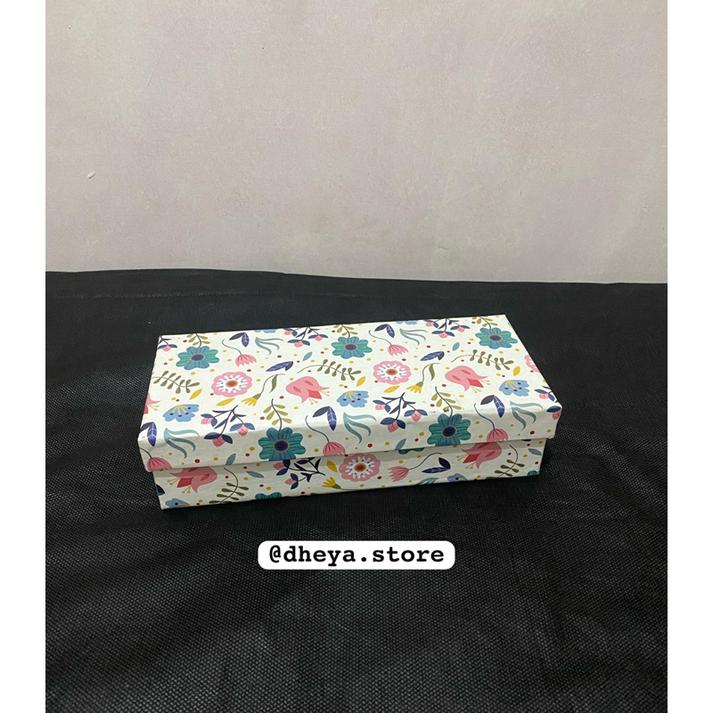 

PRELOVED KOTAK KADO