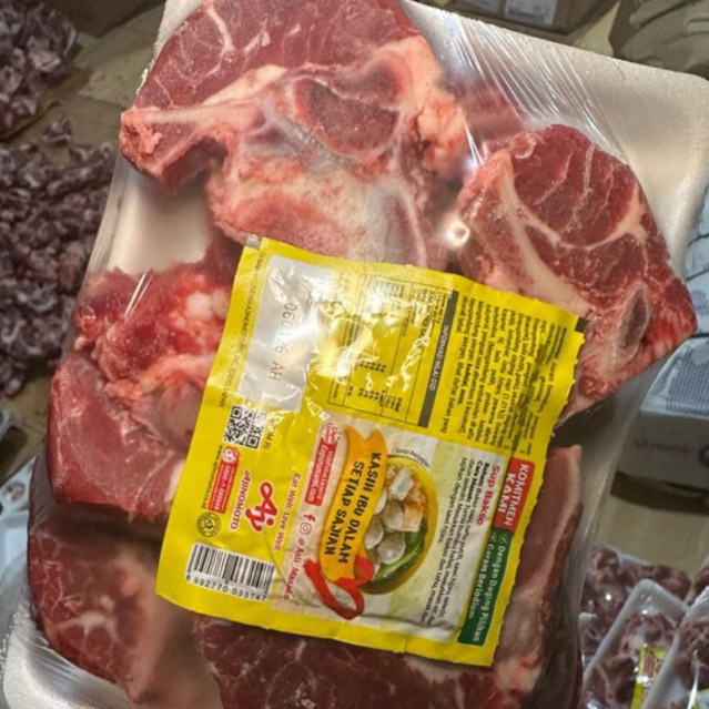 

Iga gondrong 1kg mantul fre bumbu halal