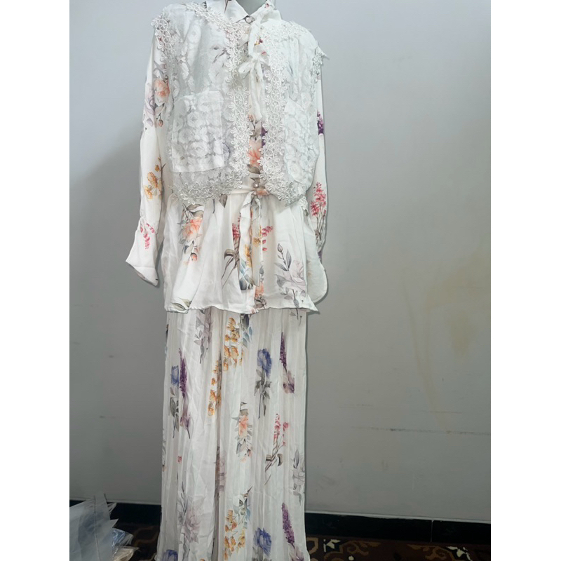 Setelan rok MEJIWANG