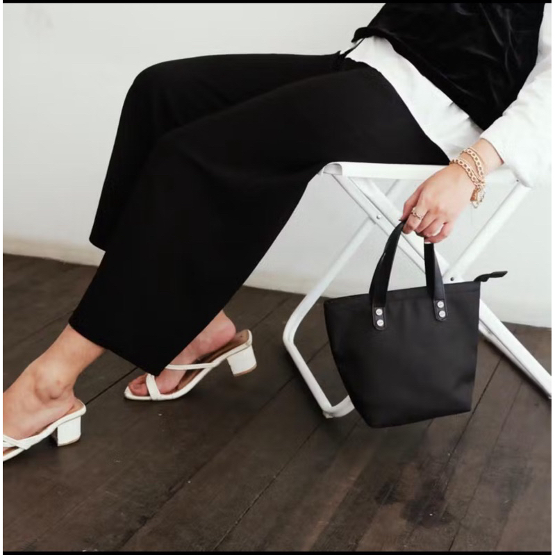 Tas Selempang Kecil Wanita Hitam