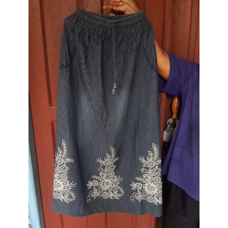 PRELOVED ROK PANJANG LEVIS GAMIS PANJANG