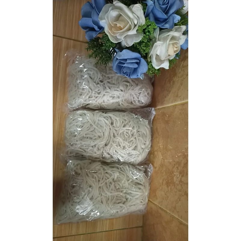 

MIE SAGU SELATPANJANG 01 PREMIUM - MIE SAGU MERANTI SIAP DIMASAK harga enam ribu limaratus