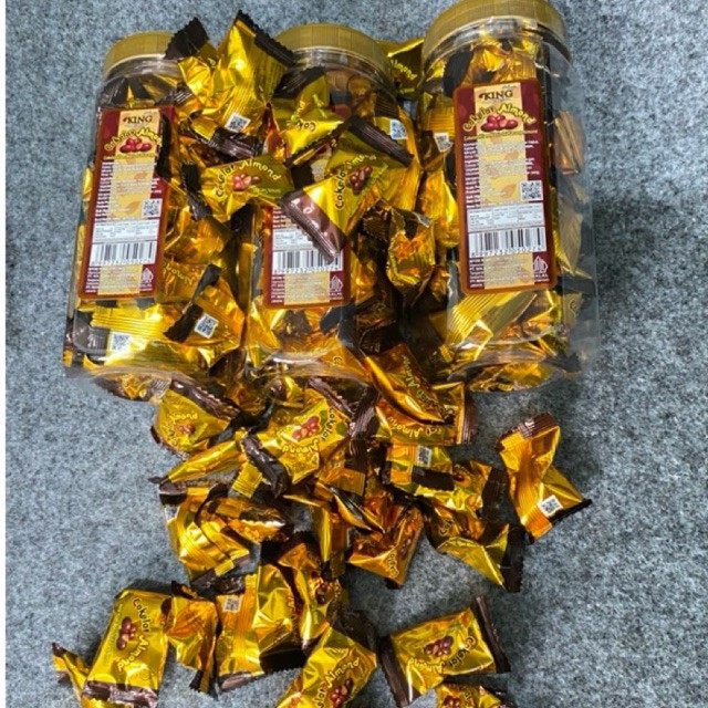 

Cokelat Almond D'King Musdalifah 1 Box ( isi 4 Toples ) King Cokelat Kering Muda