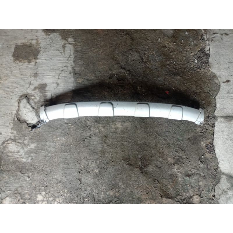 garnish bemper depan suzuki XL7 bagian bawah
