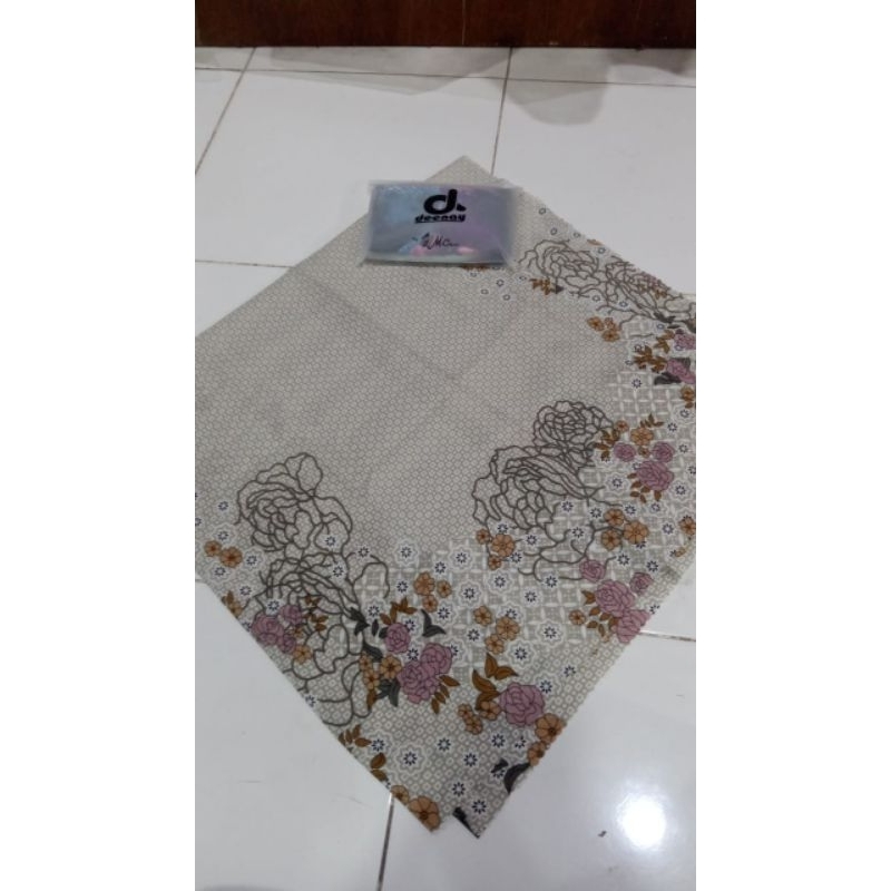 Hijab Deenay motif