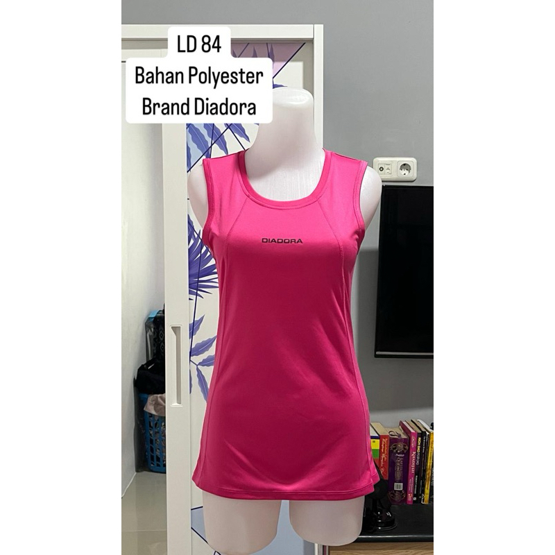 Thrift baju olahraga