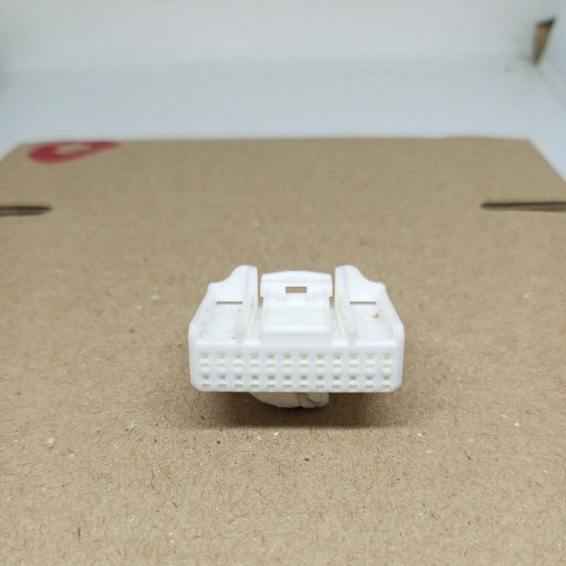 soket 24 pin pin 24 untuk head unit original Toyota  kosongan non kabel non sekun original