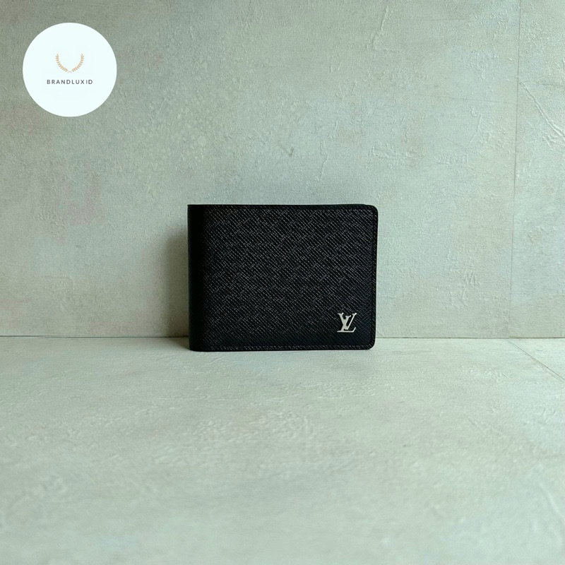 LV Multiple Wallet Taiga Black ( Silver Logo )