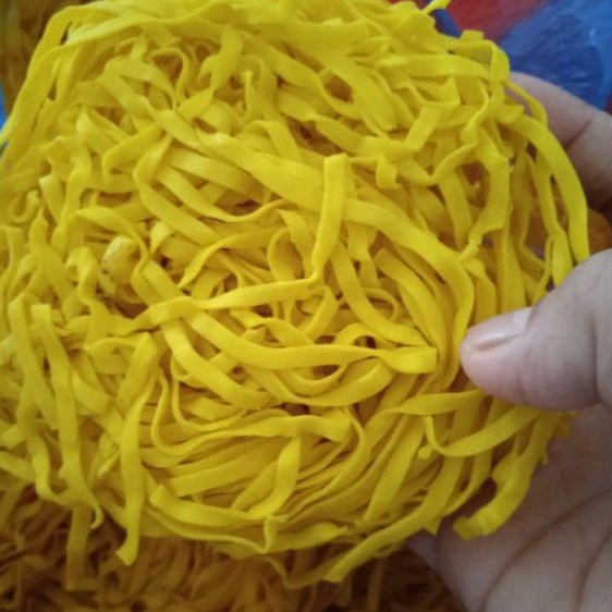 

Mie kuning Lebar khas Padang