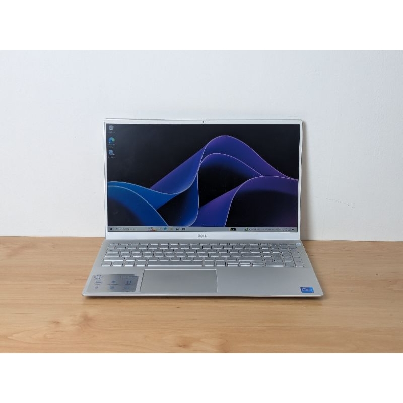 DELL INSPIRON 5502 | CORE I7 1165G7 | RAM 8GB | SSD 256GB | GOOD CONDITION