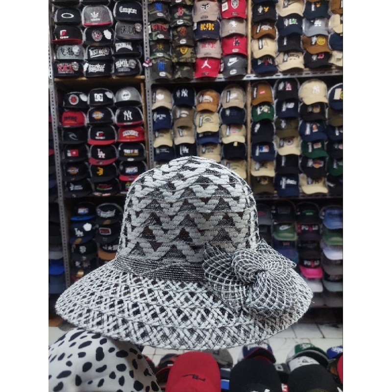TOPI PANTAI ANYAM BUNGA/TOPI PANTAI WANITA CANTIK