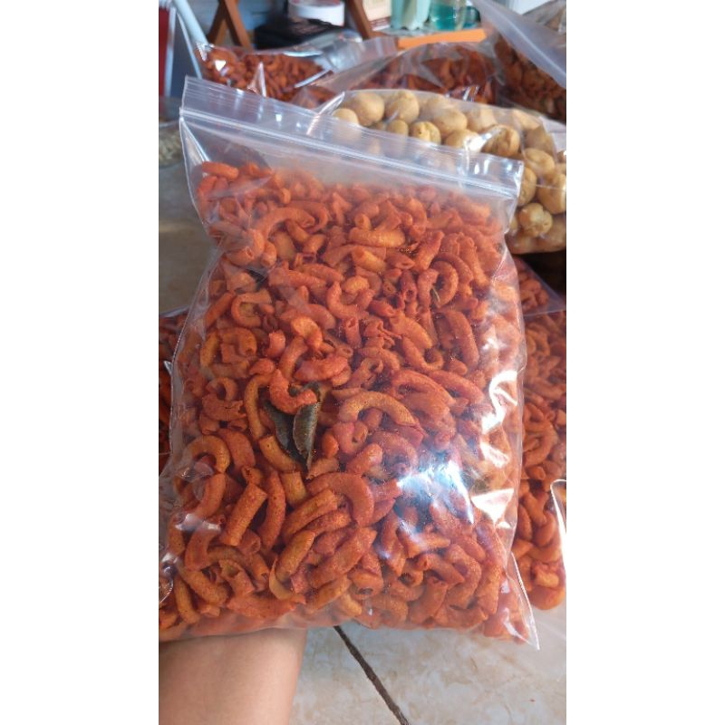 

Makaroni Daun Jeruk snack samarinda 500 gram