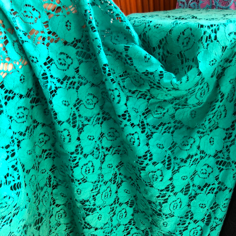 kain brokat semi prada motif - kain brokat semi prada motif bunga - kain brokat semi prada motif ori
