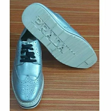 Sepatu Anak Pr4d4  size 35 (22.5cm)