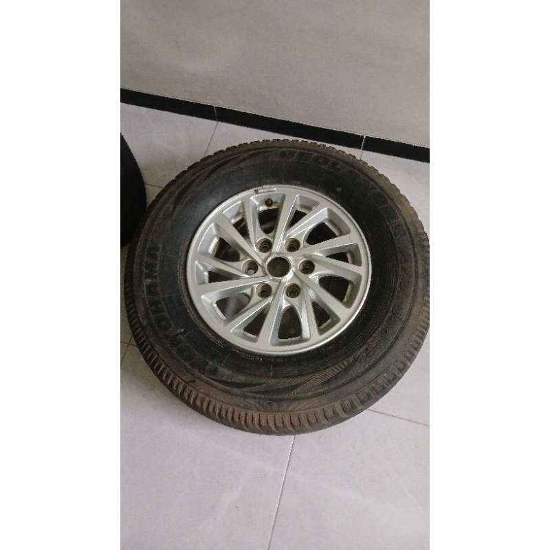 1 pcs velg ban serep r17  ori pajero ban minus coak tapi tida bocor