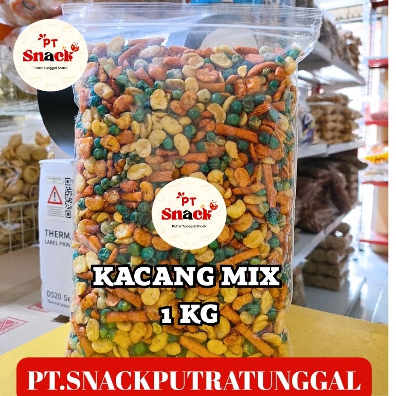 

Kacang campur mix adalah produk yang dijual dengan berat 1 kg. Produk ini terdiri dari berbagai jenis kacang yang dicampur menjadi satu. Kelebihan dari kacang campur mix adalah rasanya yang enak dan cocok untuk dijadikan camilan.