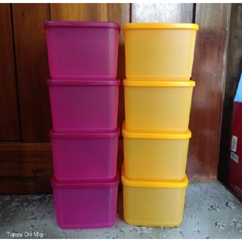 Medium square tuppy
