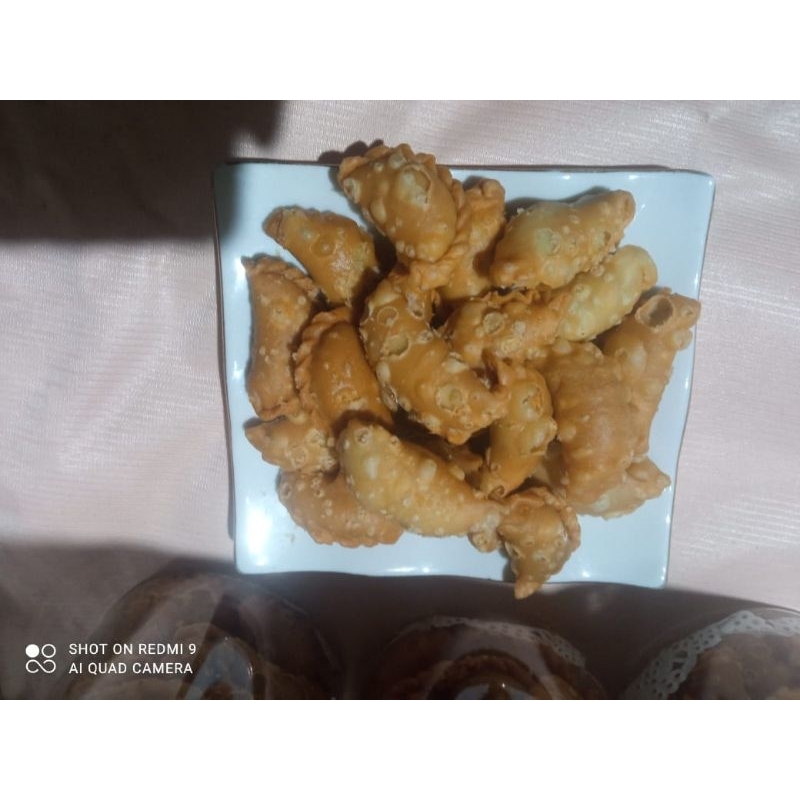 

pastel kecil gurih kemasan 800 ml