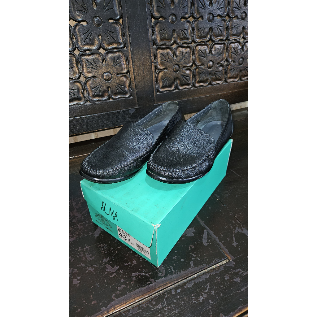 Sepatu Formal Wanita BUCCHERI MT77 BIG BLACK Size 43