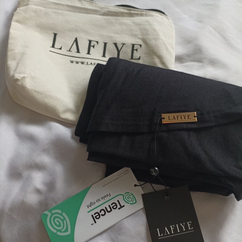 [ BOOKED ] HIJAB PASMINA LAFIYE SKIV ROU SCARF BLACK